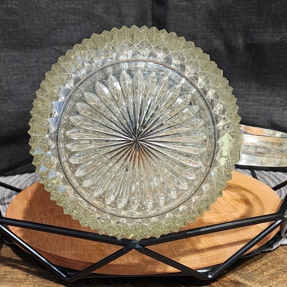 Elegant Diamond Pattern Glass Pitcher - Picture 6 of 7